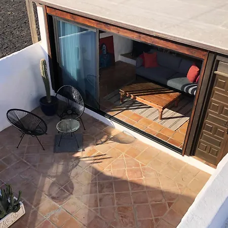 Tatil Evi Casa Lupe. Art-inspired Courtyard House In