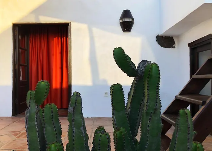 Dom wakacyjny Casa Lupe. Art-inspired Courtyard House In Teguise (Lanzarote)