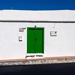 Casa Lupe. Art-inspired Courtyard House In Casa de Férias *