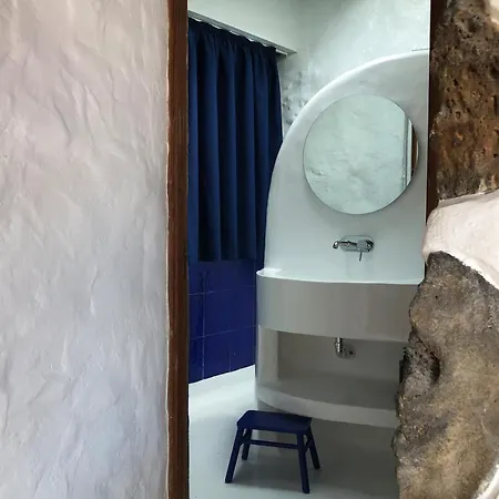 Casa Lupe. Art-inspired Courtyard House In Teguise Casa vacanze