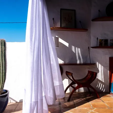 Casa Lupe. Art-inspired Courtyard House In Teguise *