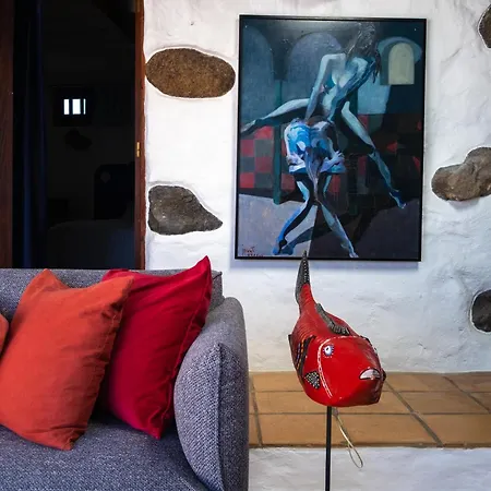 Semesterbostad Casa Lupe. Art-inspired Courtyard House In