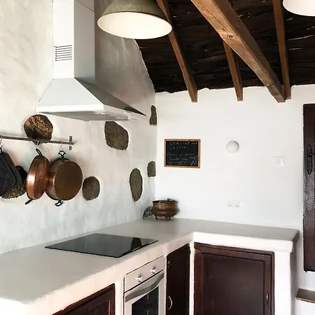 Casa vacanze Casa Lupe. Art-inspired Courtyard House In Teguise Teguise (Lanzarote)