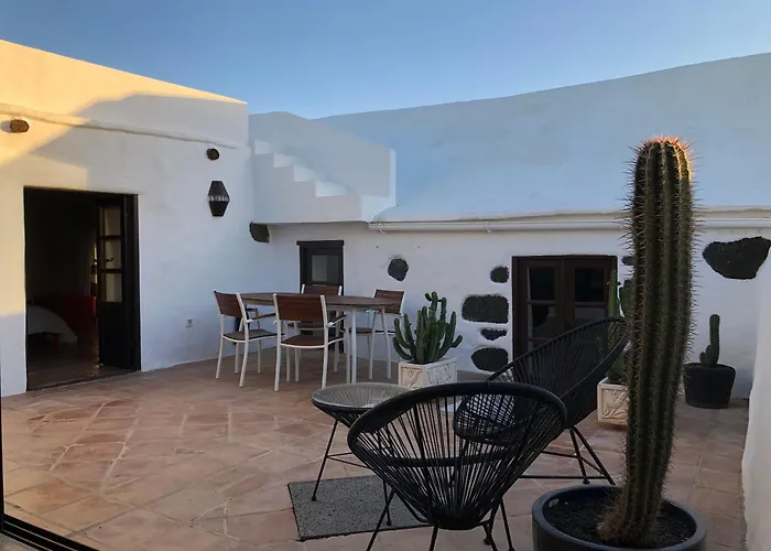 Casa Lupe. Art-inspired Courtyard House In Σπίτι διακοπών Teguise (Lanzarote)