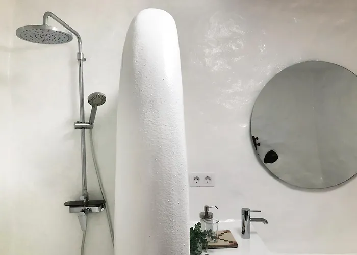 Σπίτι διακοπών Casa Lupe. Art-inspired Courtyard House In Teguise (Lanzarote)